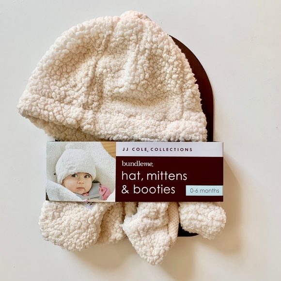 NWT JJ Cole Bundle Me Hat, Mittens & Booties 0-6 M - Picture 2 of 5